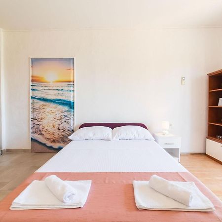 Apartment Livaja Kaštel Novi 객실 사진