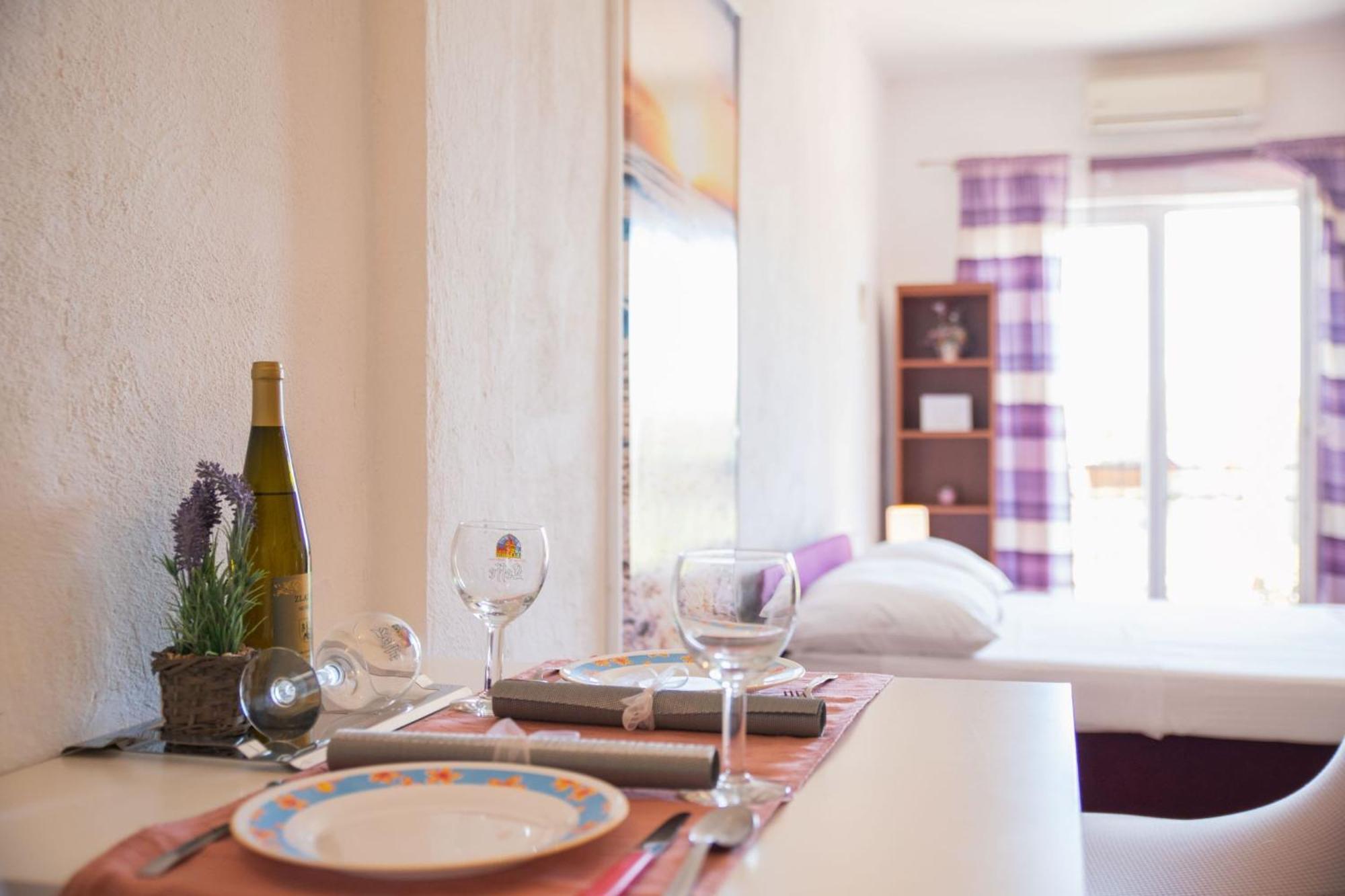 Apartment Livaja Kaštel Novi 객실 사진
